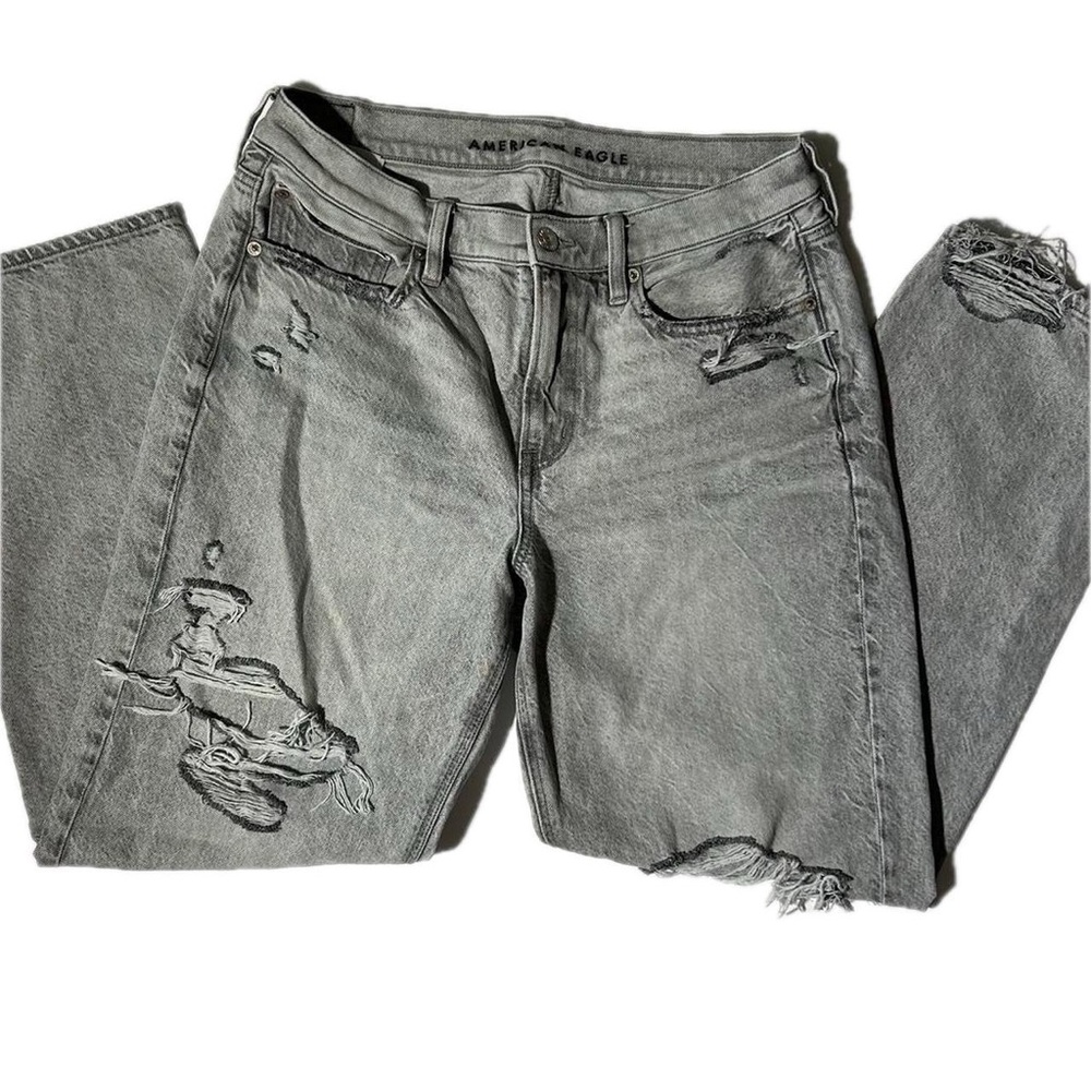 American Eagle 90s straight ripped jeans
